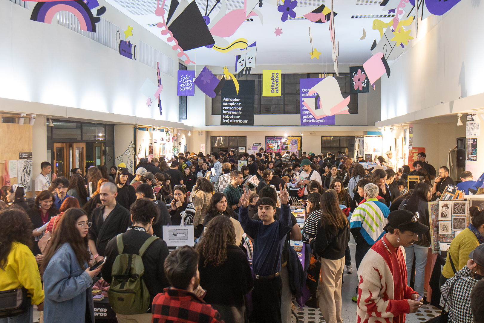 Centex acogió multitudinaria Feria Gráfica Sobreimpresiones